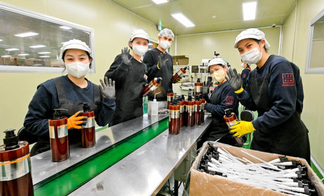 foreigners from korean manufacturers